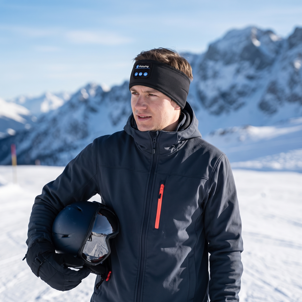 Skidåkare bär SkiBeat i backen